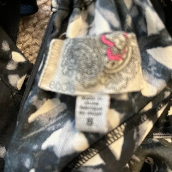 Ecoté crepe handkerchief dress - size small - Picture 5 of 5